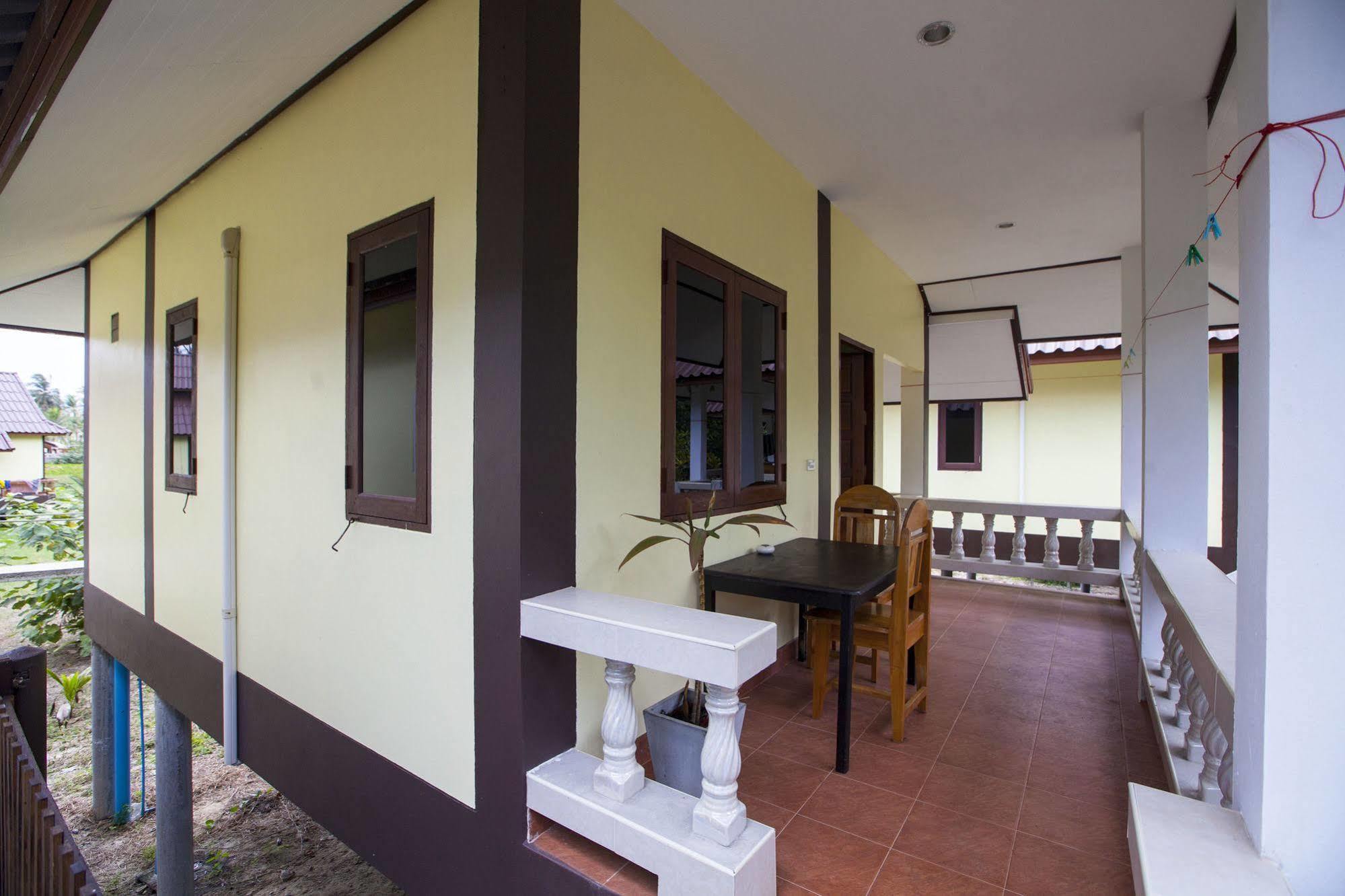 Hin Bhai Resort Chaloklum Exterior photo